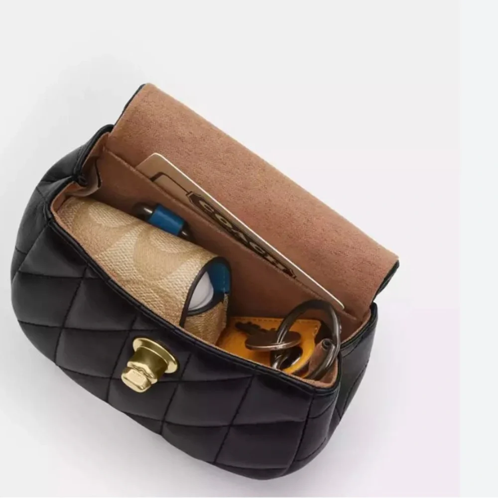 Coach Turnlock card case New with tags - Picture 2 of 9